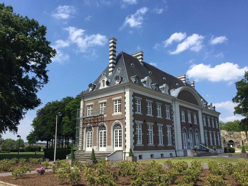Kasteel Pietersheim Maastricht - Lanaken Hotel Екстериор снимка
