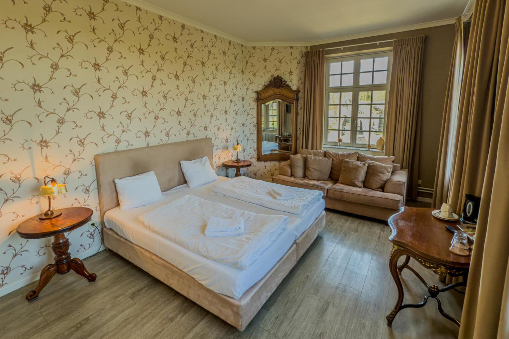 Kasteel Pietersheim Maastricht - Lanaken Hotel Екстериор снимка