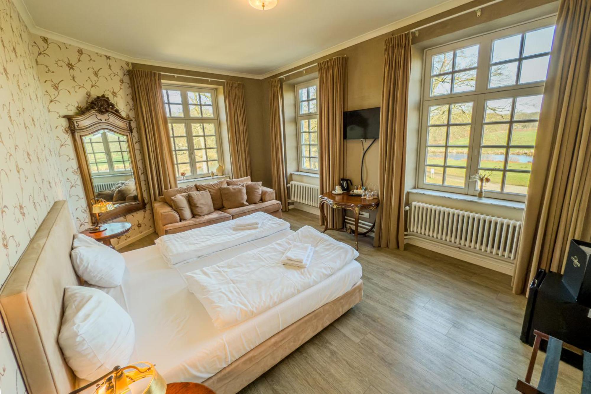 Kasteel Pietersheim Maastricht - Lanaken Hotel Екстериор снимка