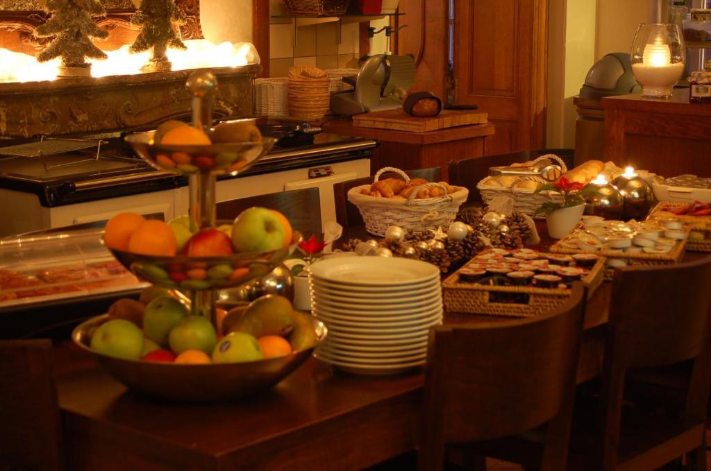 Kasteel Pietersheim Maastricht - Lanaken Hotel Стая снимка